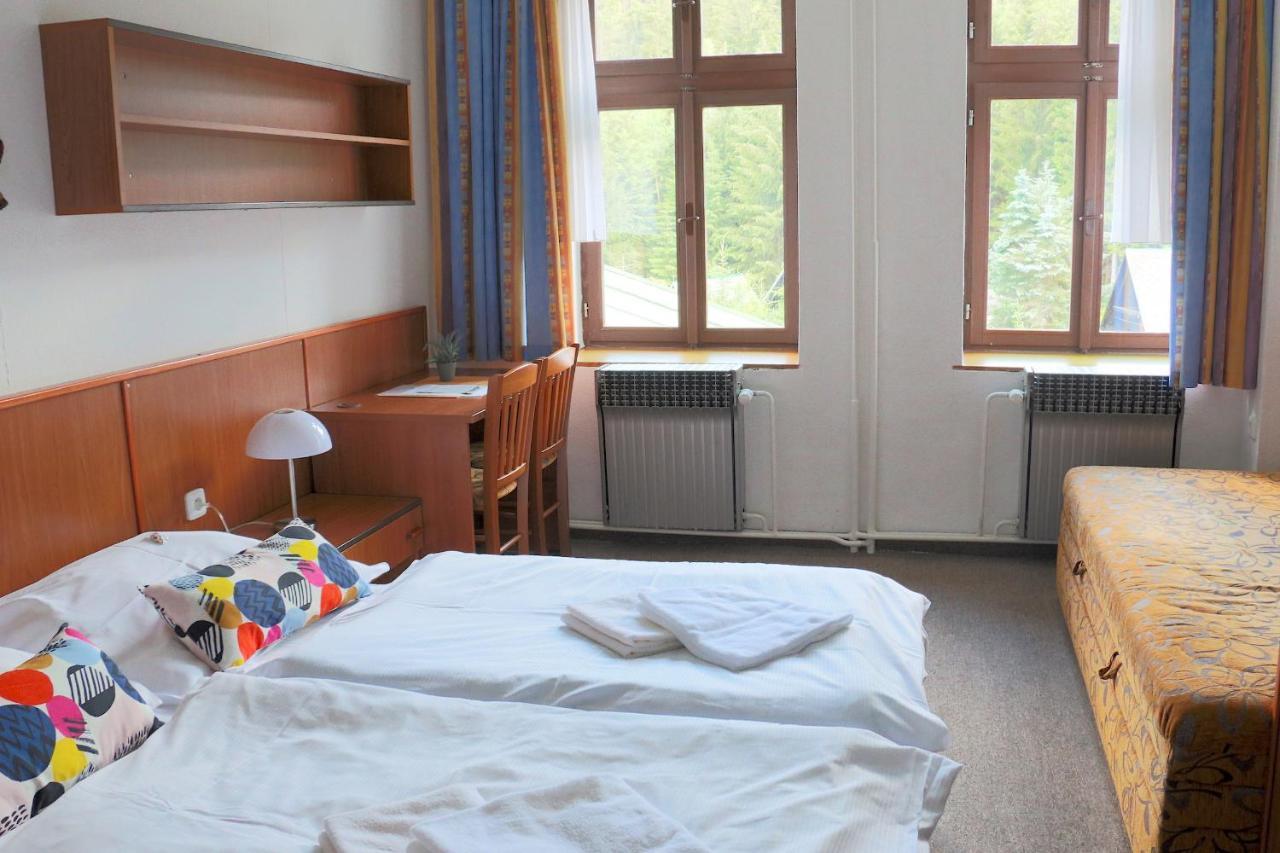 Hotel Maredis Kořenov Δωμάτιο φωτογραφία